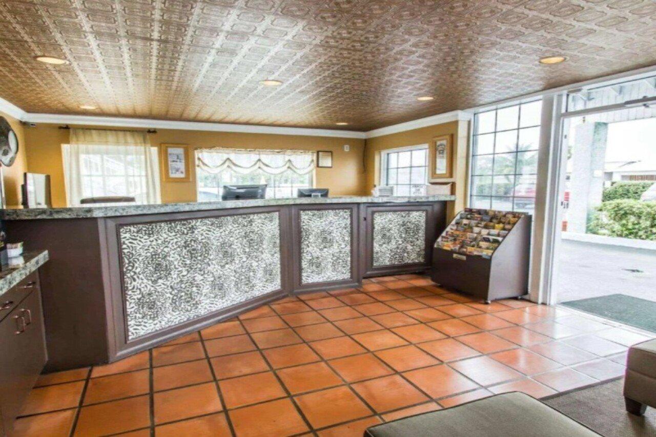 Econo Lodge Cocoa Beach - Near The Port Экстерьер фото