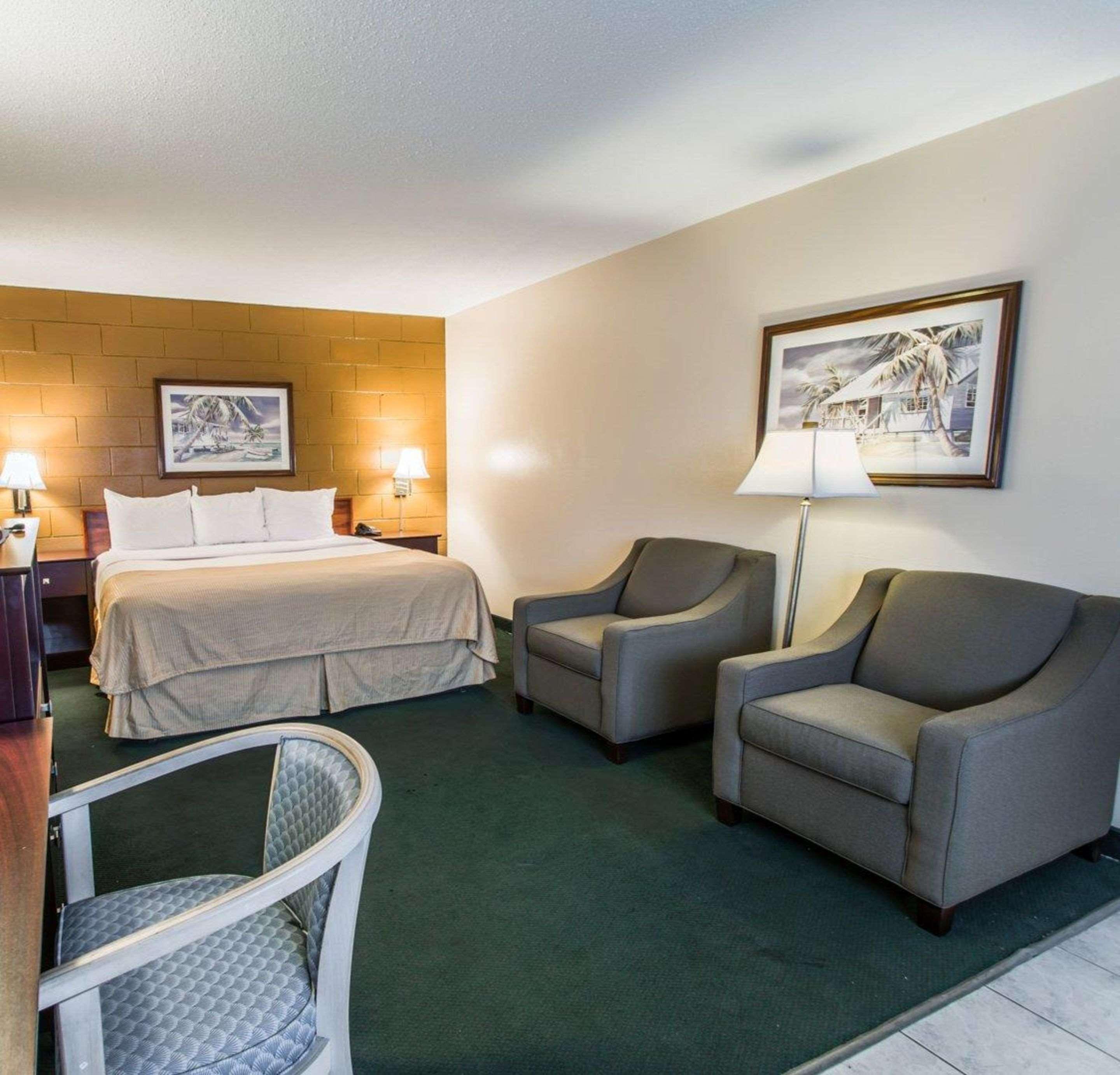 Econo Lodge Cocoa Beach - Near The Port Экстерьер фото