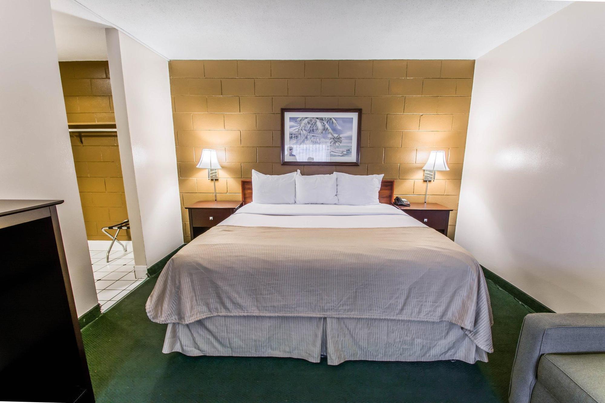 Econo Lodge Cocoa Beach - Near The Port Экстерьер фото