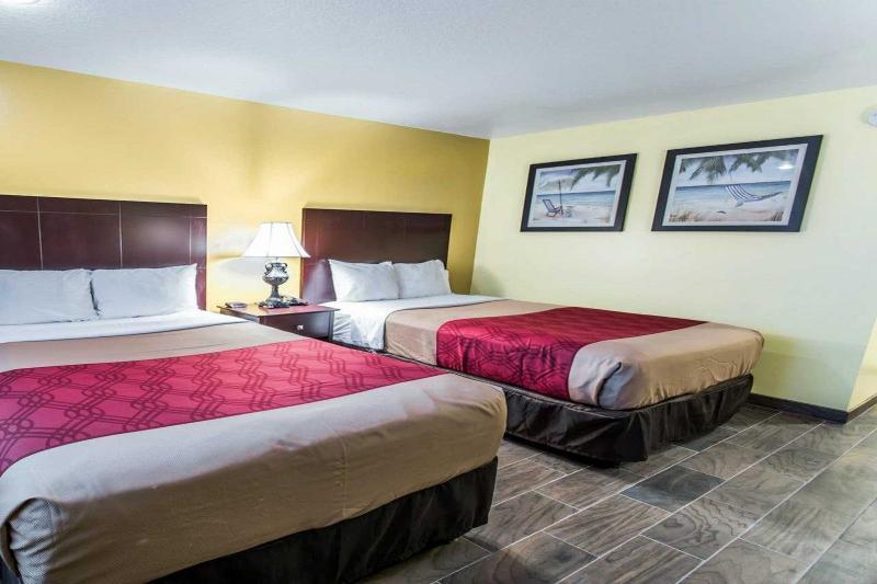 Econo Lodge Cocoa Beach - Near The Port Экстерьер фото