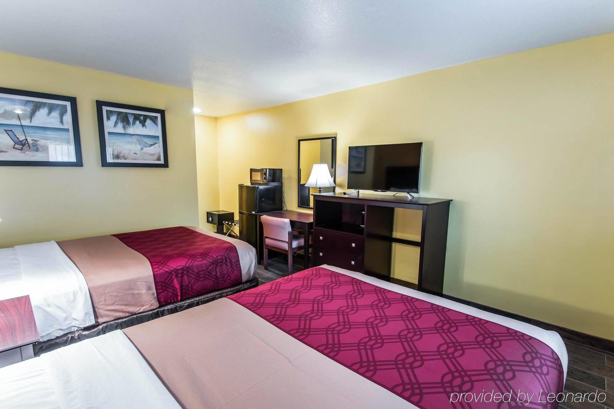 Econo Lodge Cocoa Beach - Near The Port Экстерьер фото